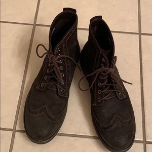 Waxed suede Eastland derby style wingtip boots 10D